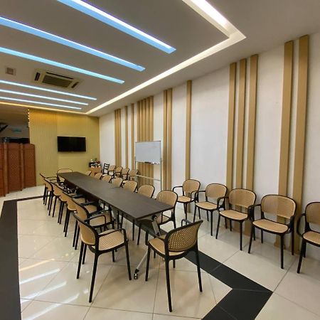 Bangi Business Hotel Kampong Sungai Ramal Dalam Экстерьер фото