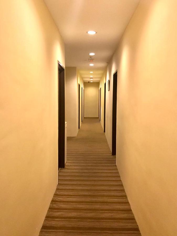 Bangi Business Hotel Kampong Sungai Ramal Dalam Экстерьер фото