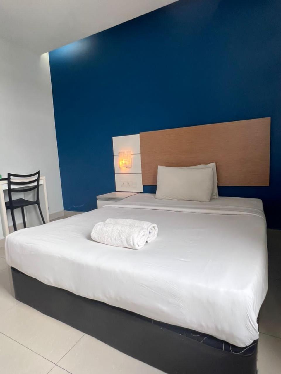 Bangi Business Hotel Kampong Sungai Ramal Dalam Экстерьер фото