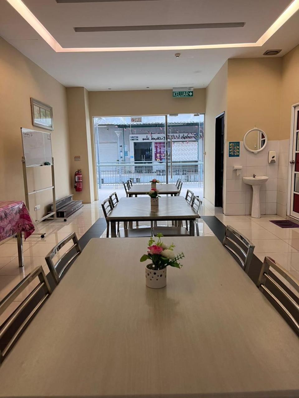 Bangi Business Hotel Kampong Sungai Ramal Dalam Экстерьер фото
