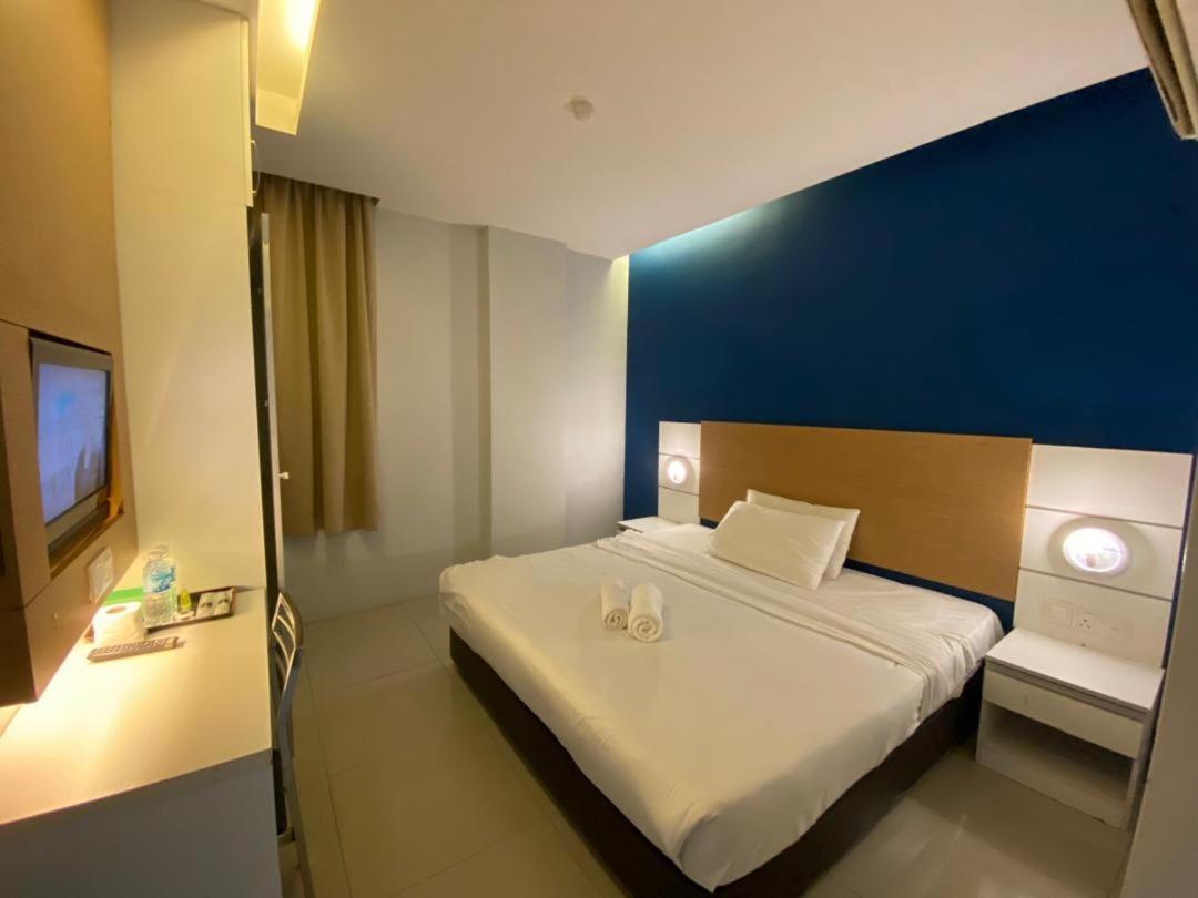Bangi Business Hotel Kampong Sungai Ramal Dalam Экстерьер фото